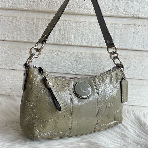 COACH Grey Taupe Glossy Patent Leather Hobo Baguette Signature Poppy 15141 - Picture 2 of 10